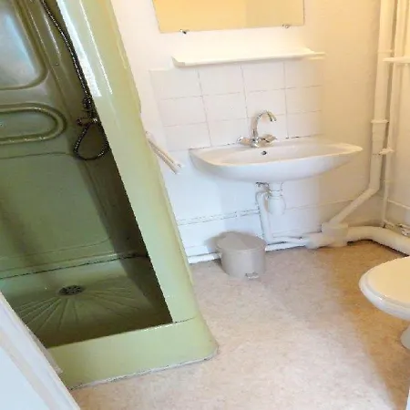 Appartement De 2 Chambres A La Bourboule Avec Magnifique Vue Sur La Montagne Jardin Clos Et Wifi A 12 Km Des Pistes